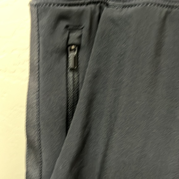 Athleta women’s joggers. Black sz 8. Like new. - Picture 2 of 7